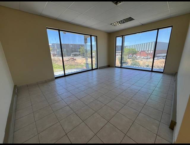 710M² WAREHOUSE TO LET IN LASER PARK